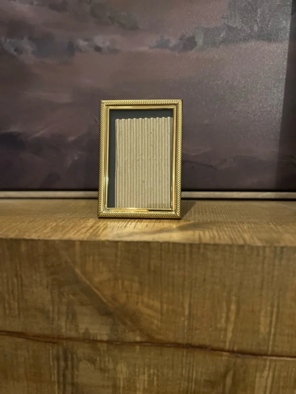 Small Gold Tone Metal Picture Frame 3x4 Photo Edge Detail
